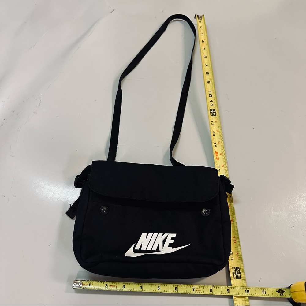 Nike Sportswear Futura Logo Crossbody Bag in Black - Picture 8 of 11